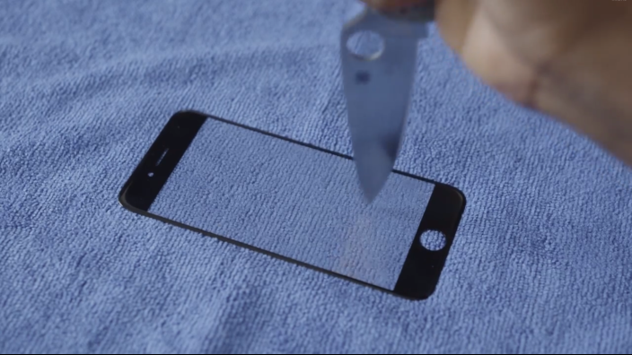 Sapphire 4.7? iPhone 6 display put through its paces with knife and keys in new scratch test video | 9to5Mac